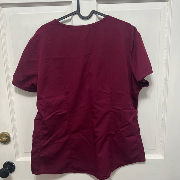 NRG by Barco Burgundy Maroon Women's Large Scrub Top - Picture 2 of 3